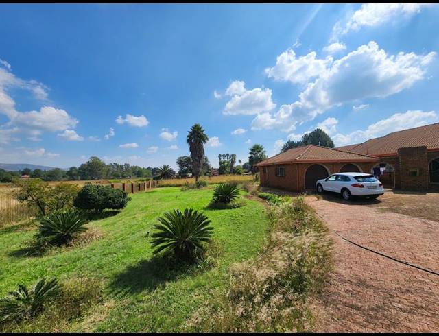 FARM FOR SALE IN KAMEELDRIFT WEST